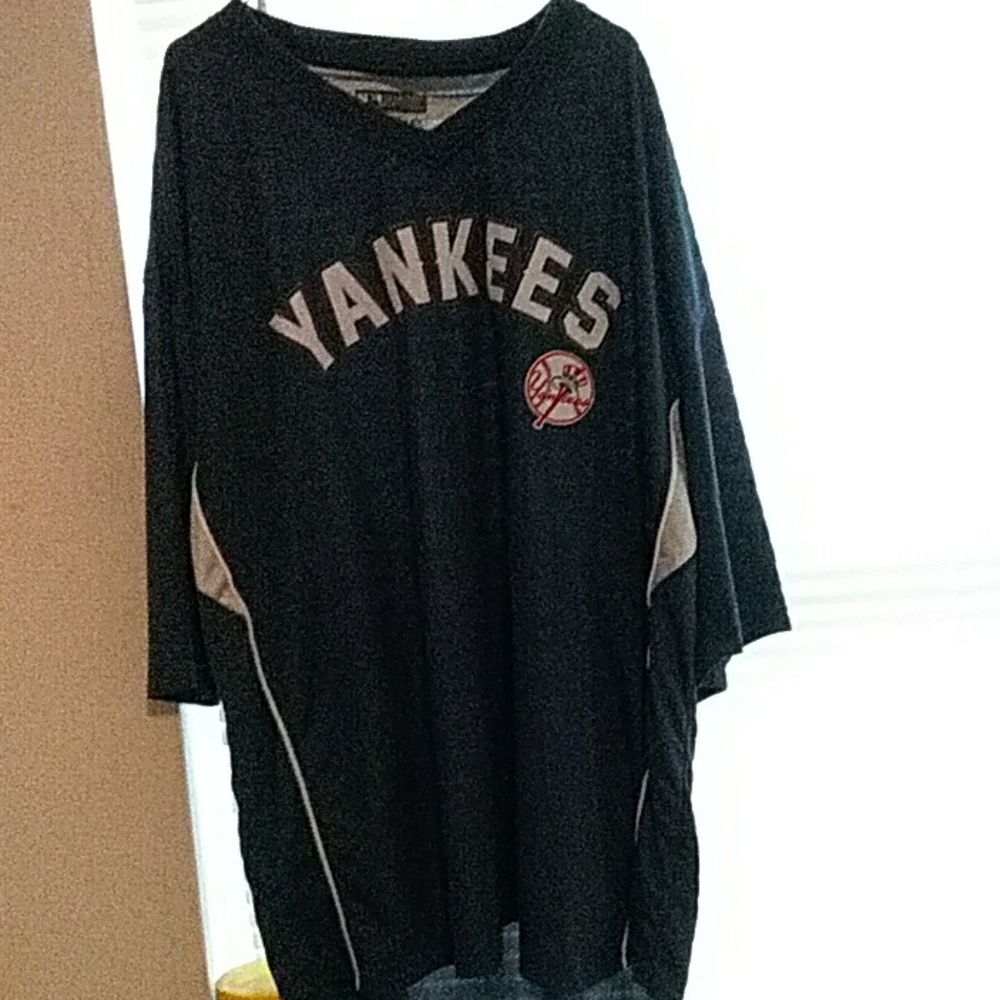 NY Yankees shirt